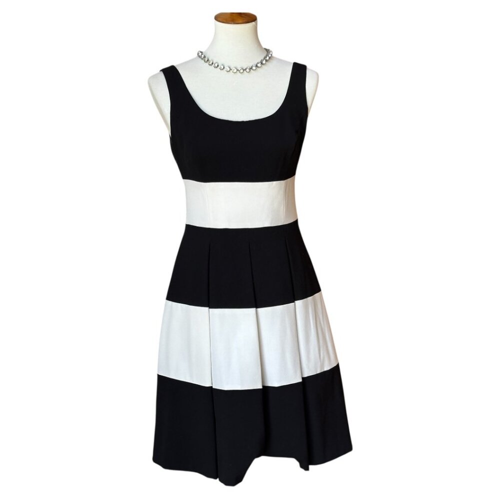 RALPH LAUREN Black/White Fit Flared Dress Size 4